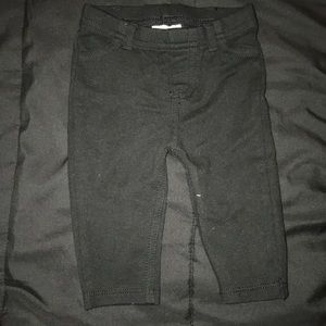 🌹 0-3M Black Pants 🌹